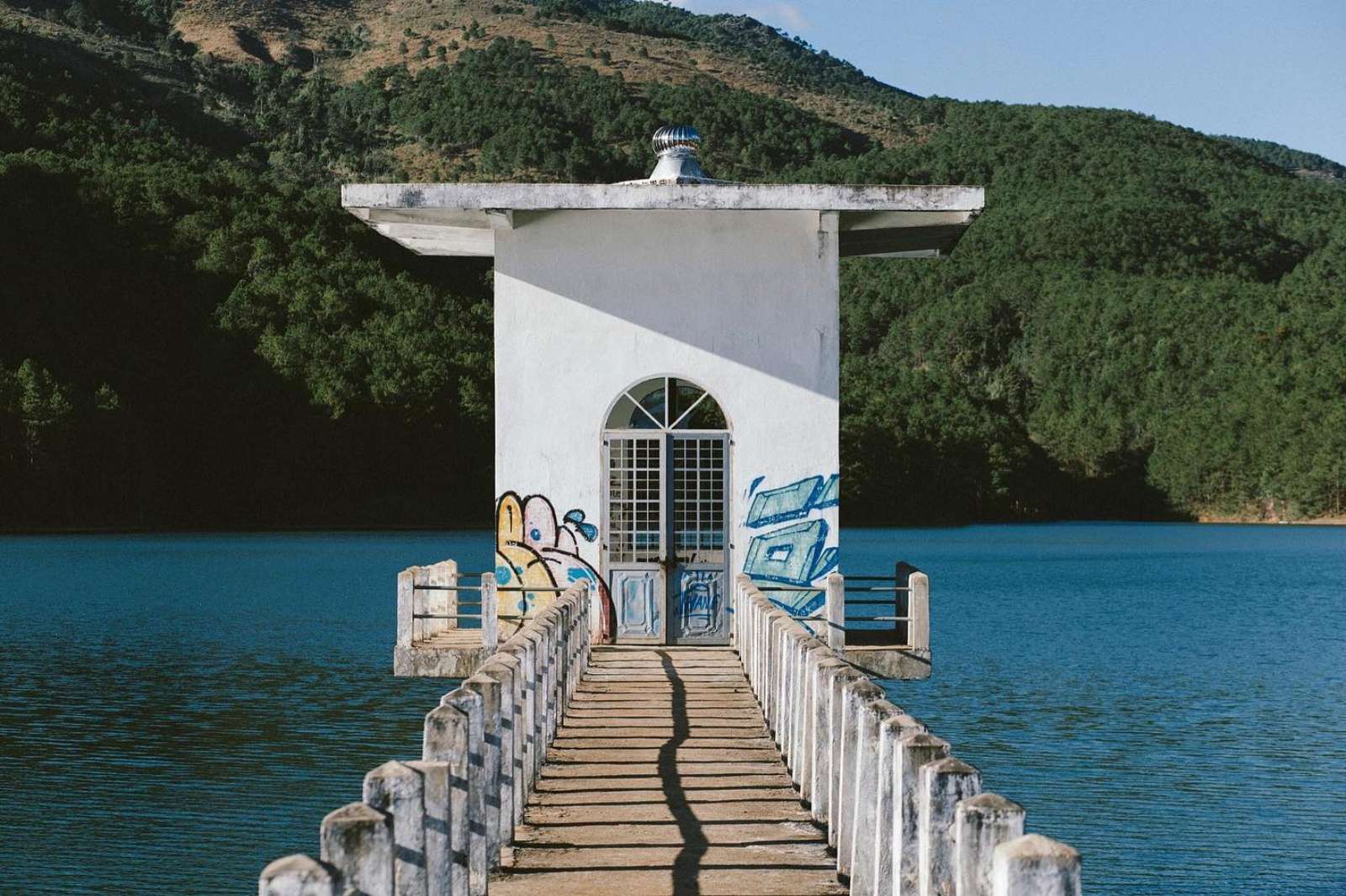 Gia Lai, khám phá Gia Lai, Đập Tân Sơn, Biển Hồ chè, núi Đá