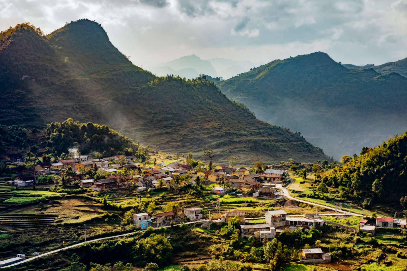 Chợ phiên Tây Bắc, mùa thu Tây Bắc, khám phá Tây Bắc, Chợ “tình” Sapa