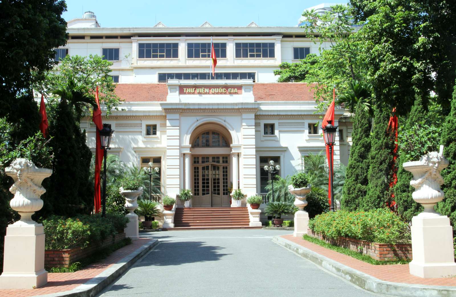 thư viện, không gian yên tĩnh, không gian đọc sách, sách hay