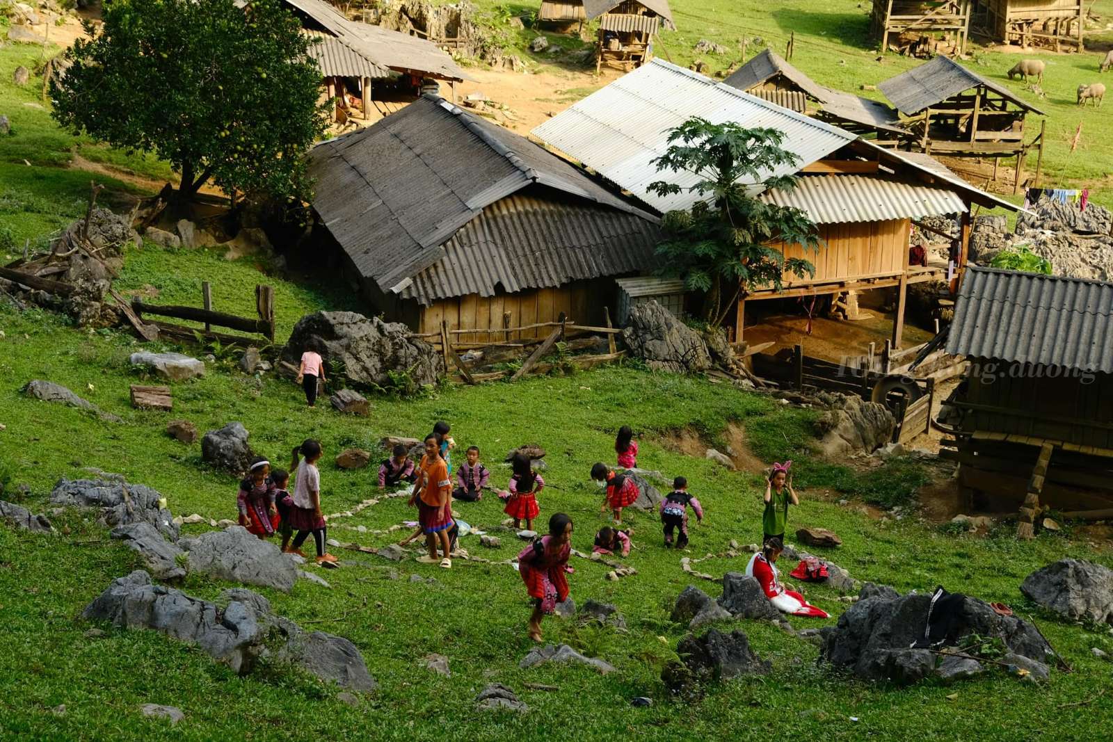 Hang Táu, Mộc Châu, du lịch Mộc Châu, điểm đến hoang sơ
