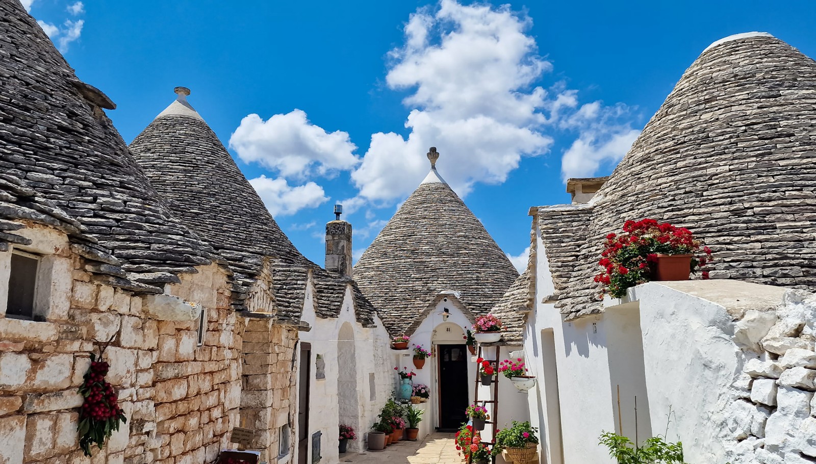 Alberobello, du lịch ý, khám phá Alberobello, Italian town, explore small town