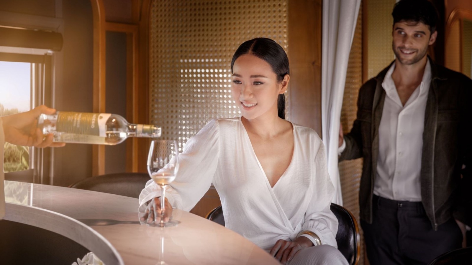 du lịch tàu hỏa, tàu hỏa cao cấp, tàu hỏa sang trọng, luxury train travel, luxurious train rides