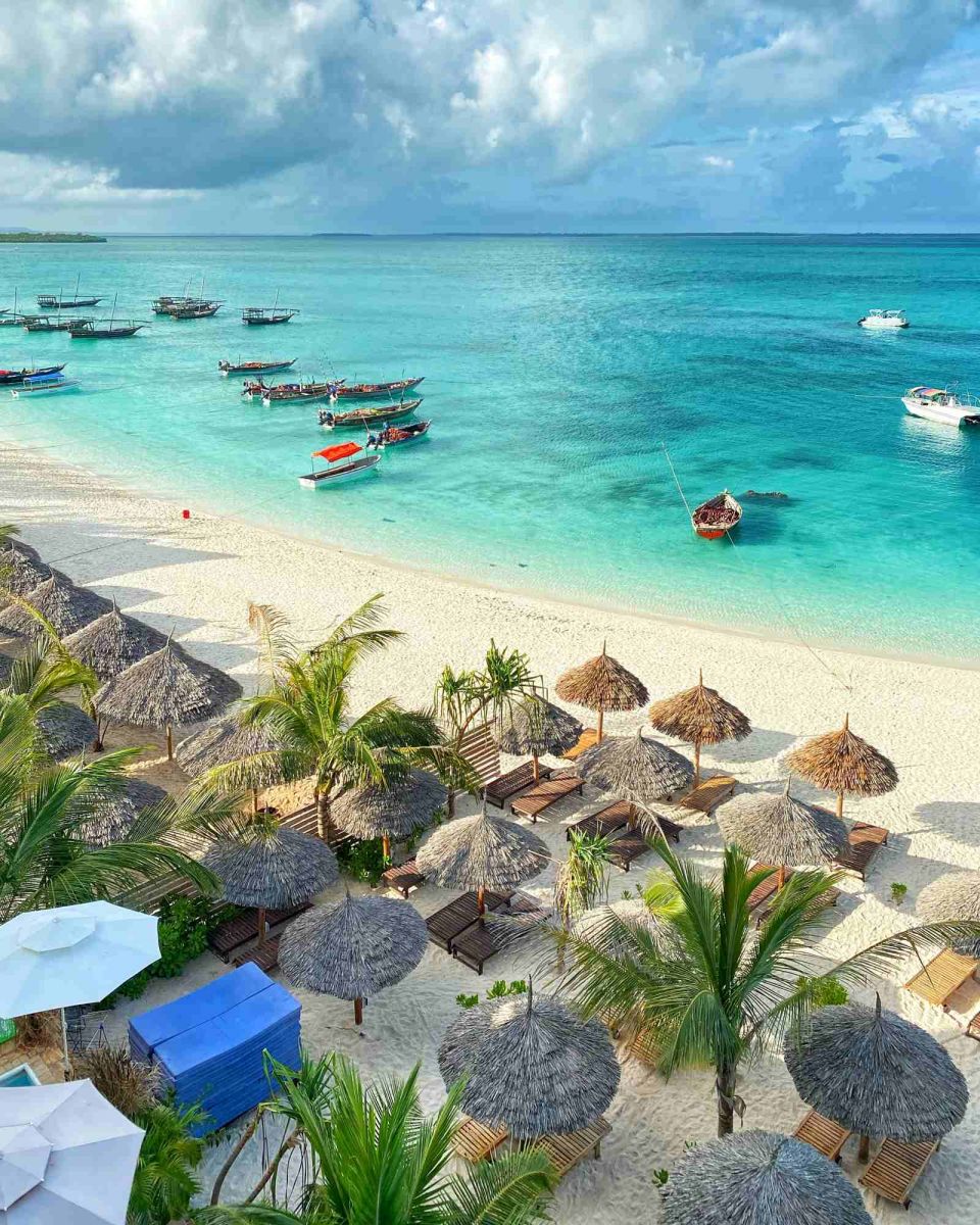 điểm đến trăng mật 2025, gợi ý điểm đến, du lịch cho cặp đôi, Bali, Maldives, Hội An, Santorini, Zanzibar, Florence