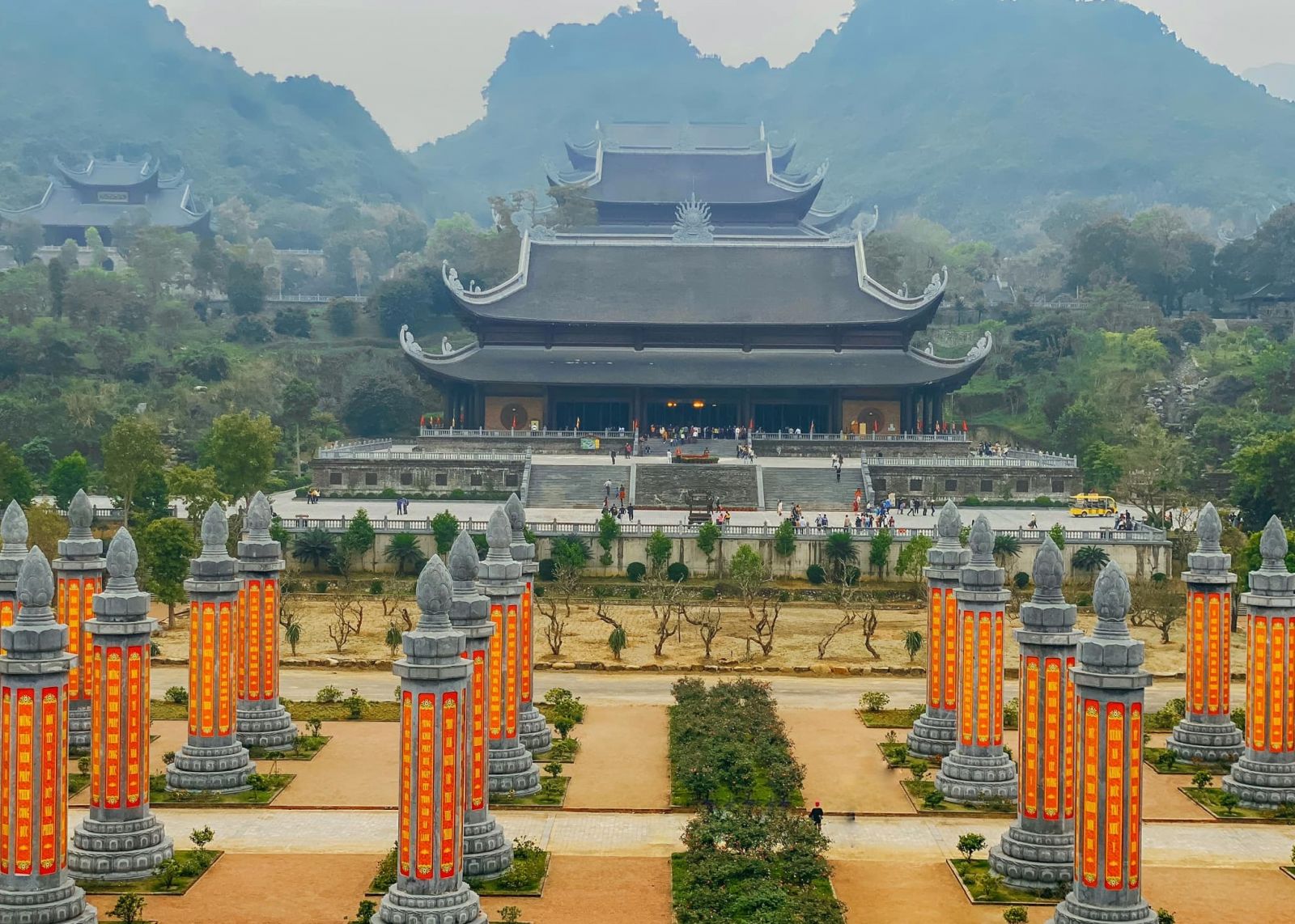 Chua Tam Chúc