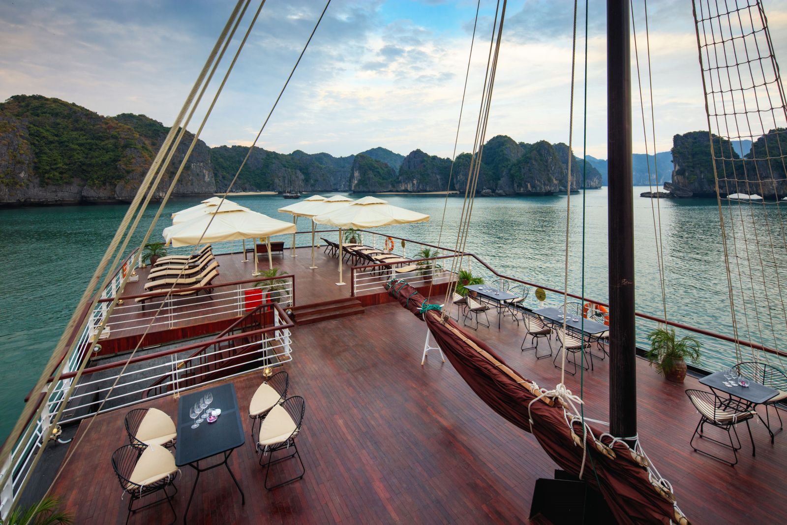 Du thuyền, Lan Hạ, 5 sao, Orchid Cruises, Orchid Classic Cruises, ưu đãi, wowweekend