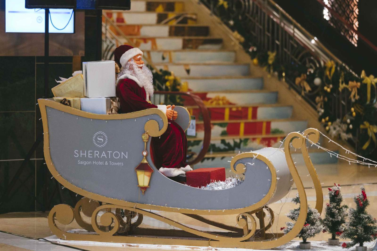 Sheraton Saigon , cây thông Noel, giáng sinh