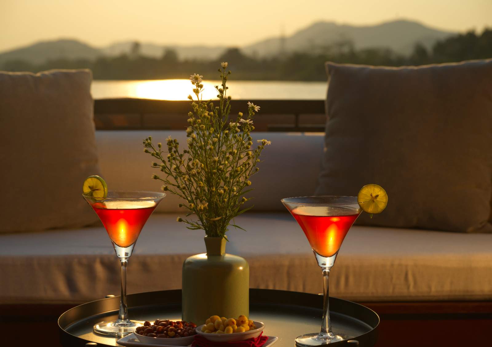 Azerai La Residence Huế, Du Thuyền, Sông Hương, Huế