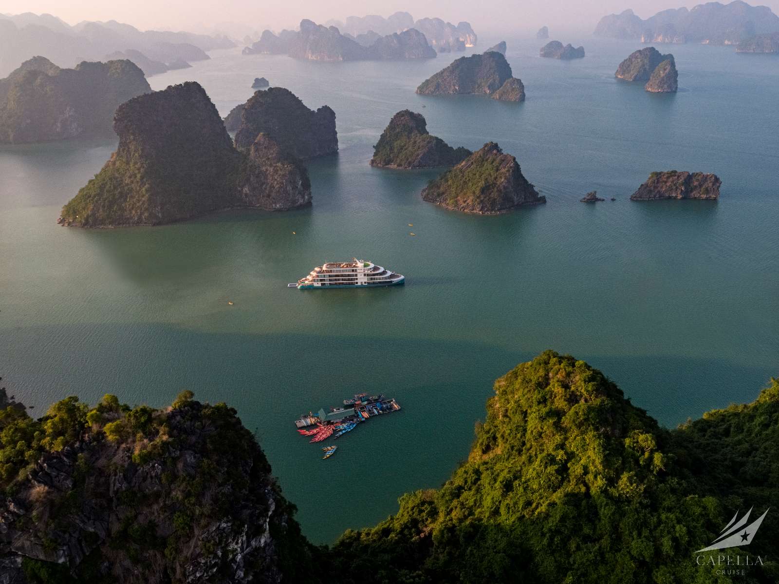 Capella Cruises, Kiến trúc Đông Dương, Lan Hạ