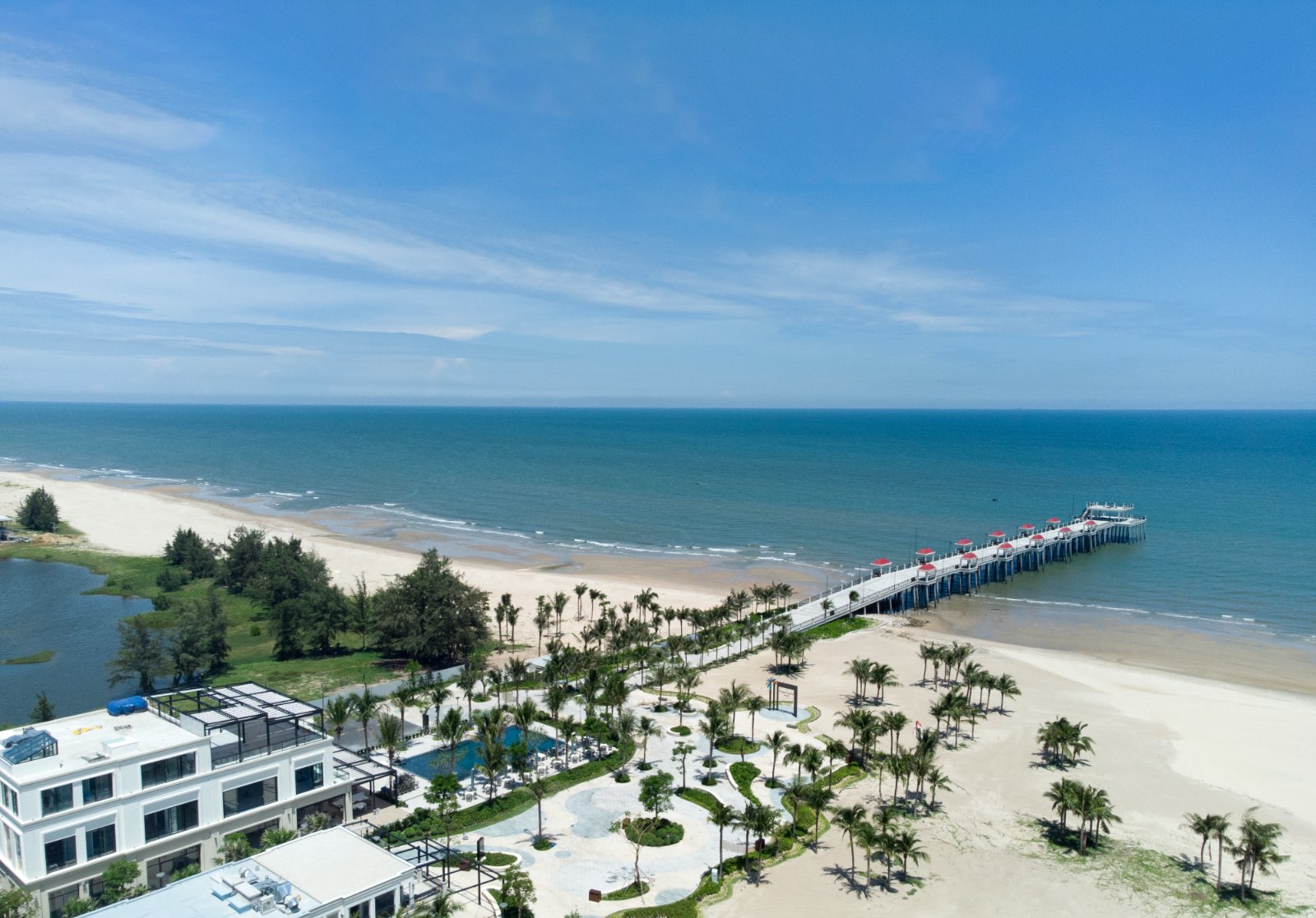 Hamptons Plaza, Hồ Tràm