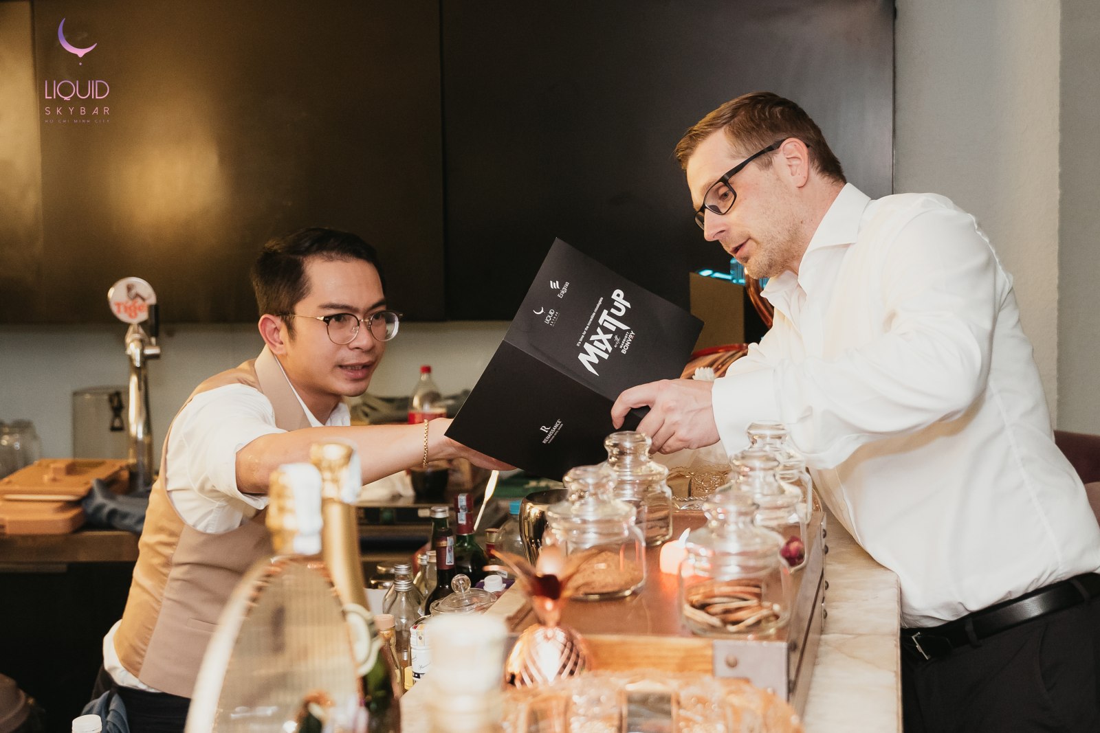 marriott-bonvoy-su-kien-cocktail-mix-it-up