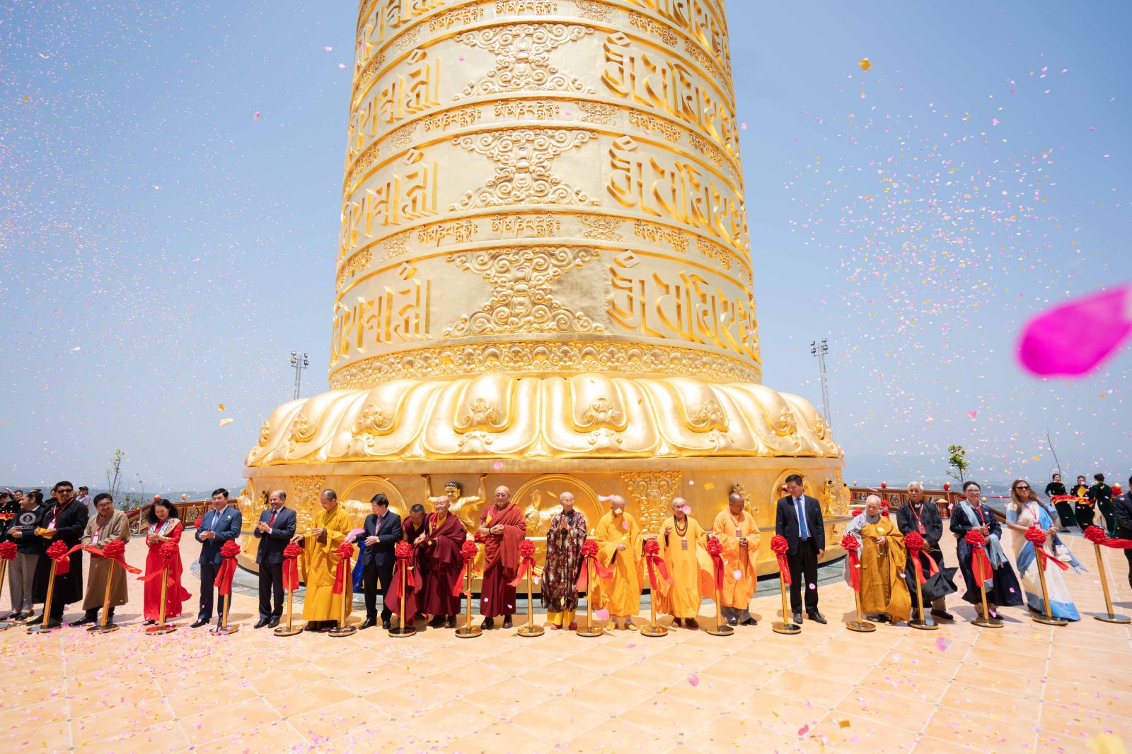 dai-bao-thap-kinh-luan-lon-nhat-the-gioi-Samten-Hills-Dalat-ky-luc-guinness-the-gioi