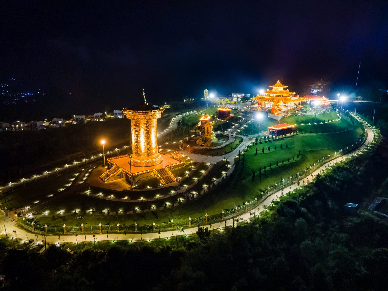 dai-bao-thap-kinh-luan-lon-nhat-the-gioi-Samten-Hills-Dalat-ky-luc-guinness-the-gioi