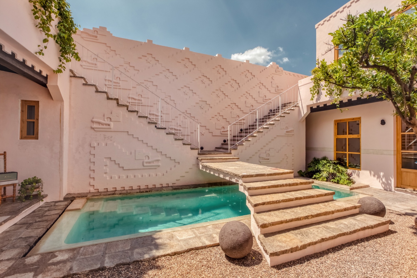 La Valise San Miguel, khách sạn boutique, du lịch mexico, lưu trú mexcio, San Miguel de Allende, trường phái siêu thực, nghệ sĩ Pedro Friedberg