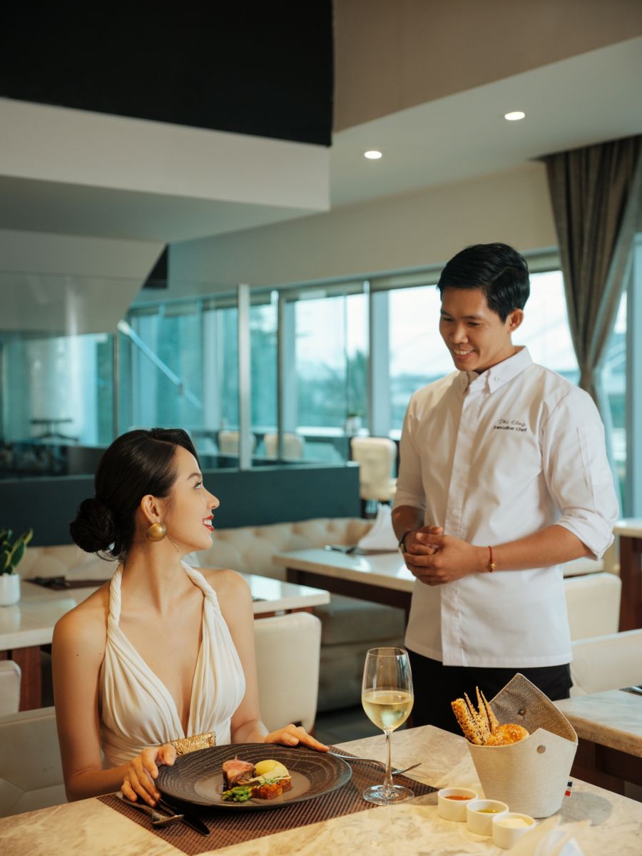 Le Méridien Saigon, khách sạn 5 sao sài gòn, 5 star hotel in saigon, BARSON, nhà hàng Latest Recipe, nhà hàng AKUNA, bếp trưởng Sam Aisbett, du lịch MICE