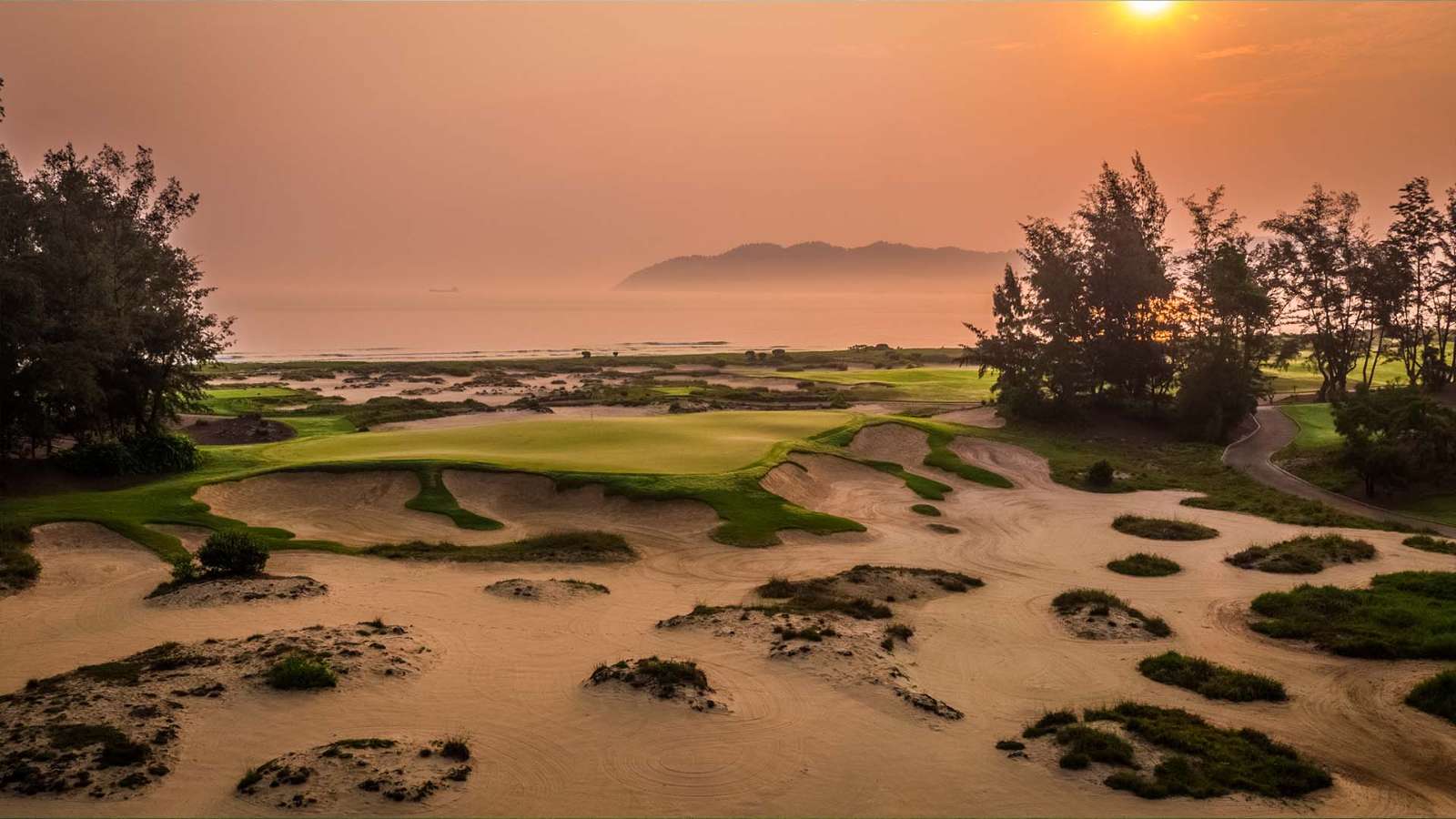 Vietnam Golf Coast, golf miền Trung, điểm chơi golf, du lịch miền Trung
