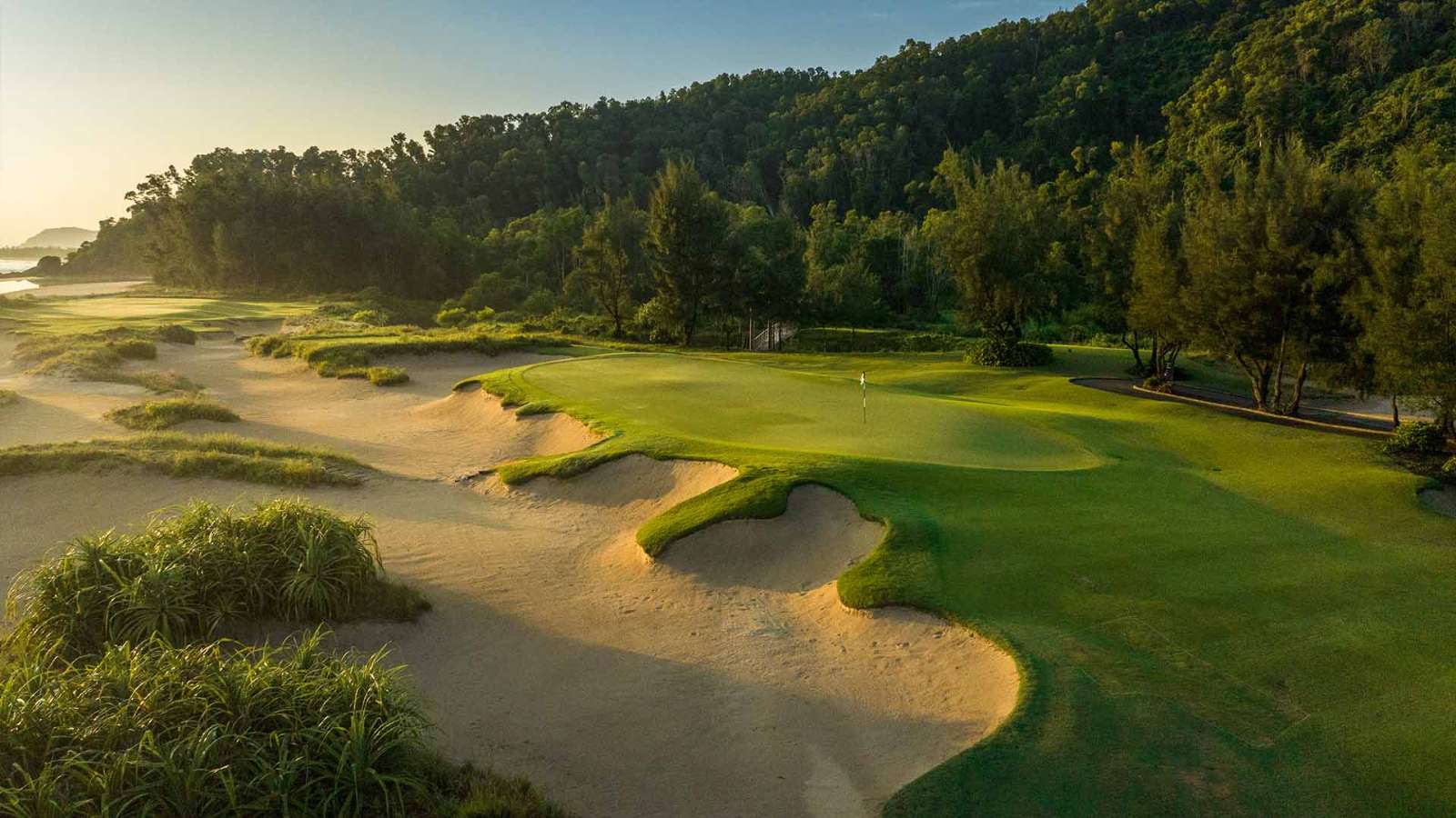 Vietnam Golf Coast, golf miền Trung, điểm chơi golf, du lịch miền Trung