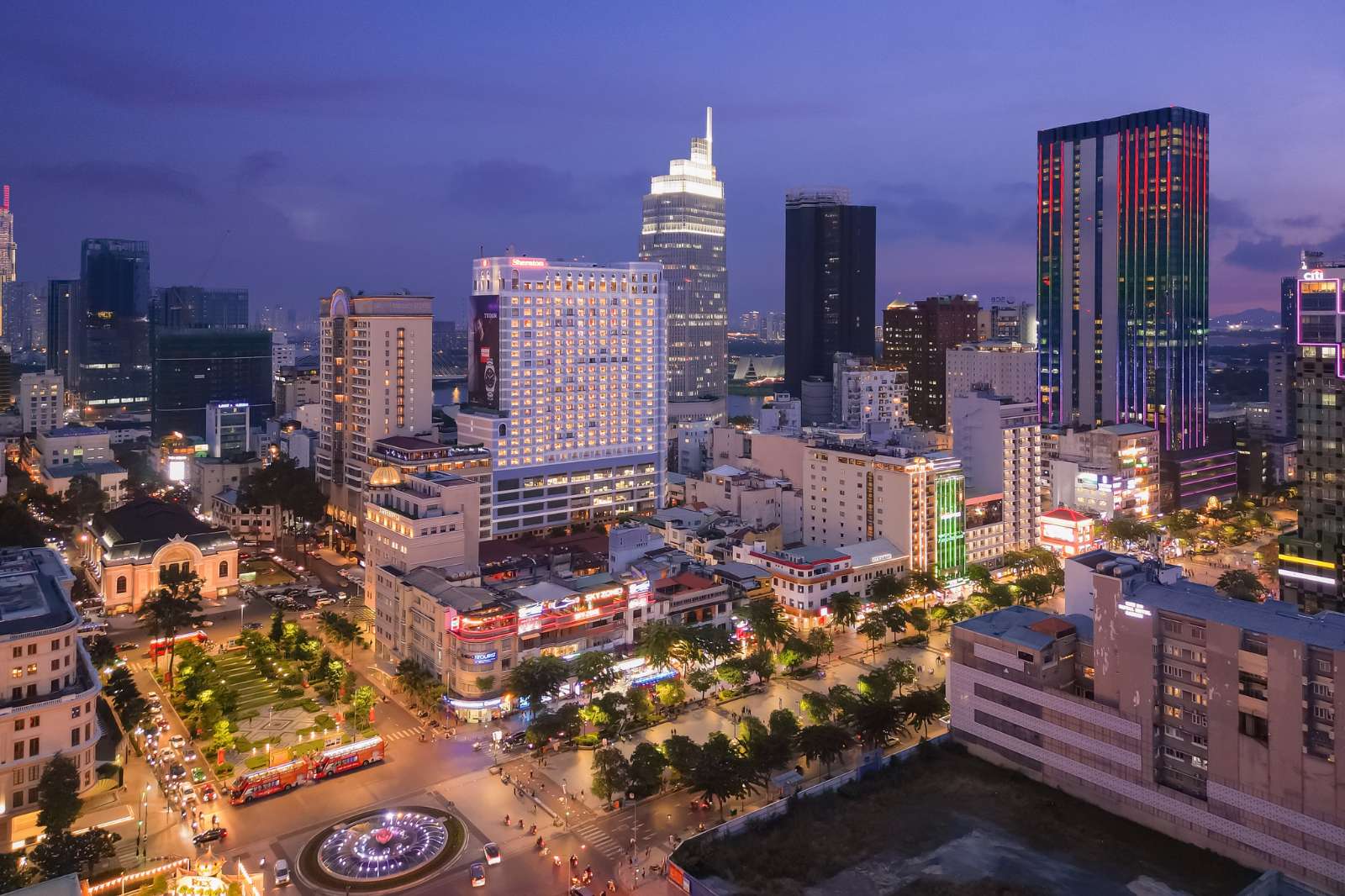 Sheraton Saigon Hotel & Towers, Sheraton Saigon Grand Opera Hotel, Marriott International, khách sạn năm sao