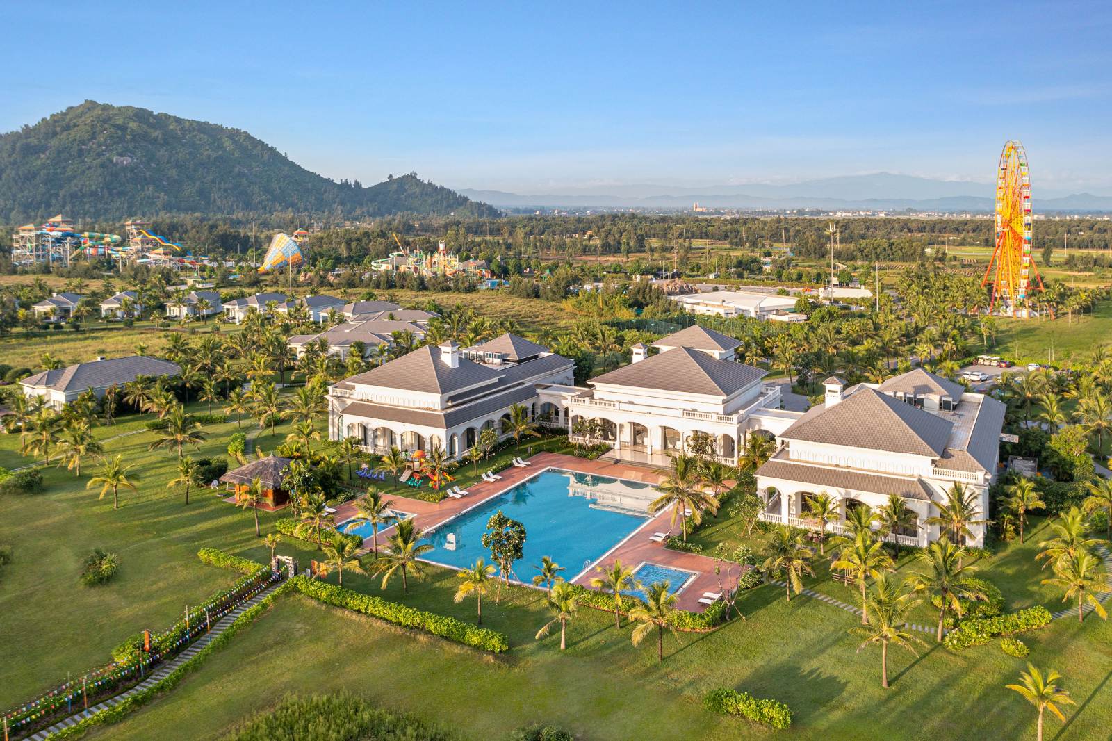 Meliá Vinpearl Cửa Sót, Meliá Vinpearl Cửa Hội, công viên nước VinWonders, ưu đãi nghỉ dưỡng