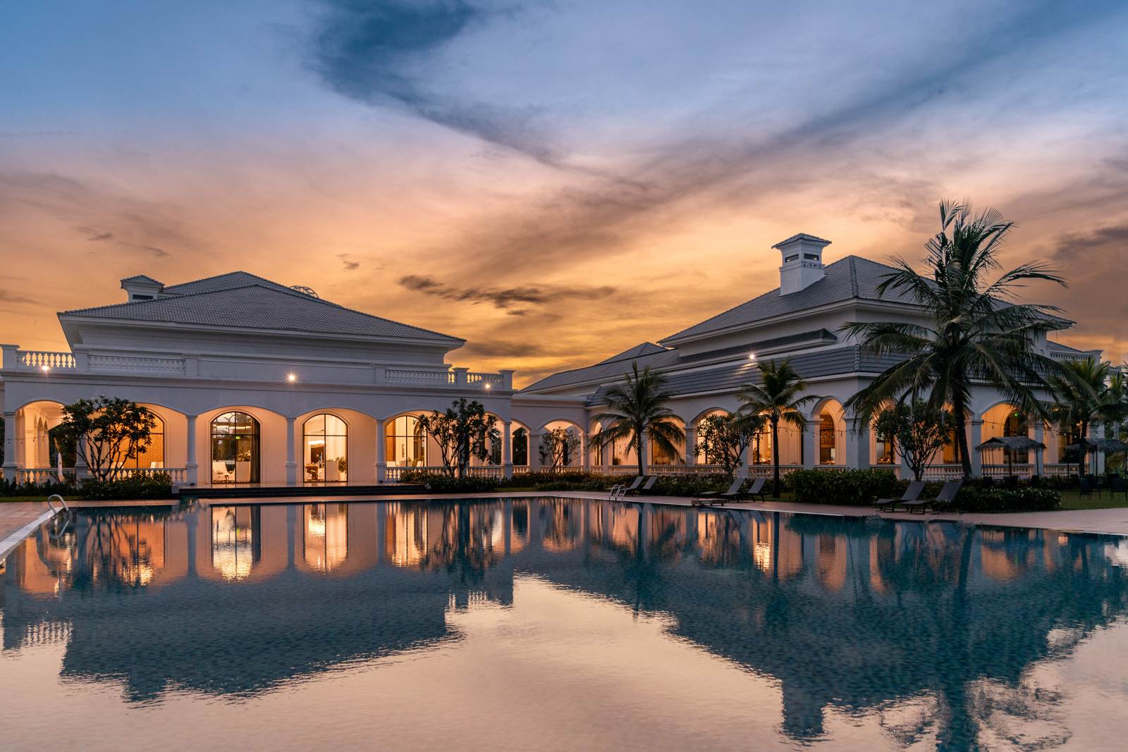 Meliá Vinpearl Cửa Sót, Meliá Vinpearl Cửa Hội, công viên nước VinWonders, ưu đãi nghỉ dưỡng