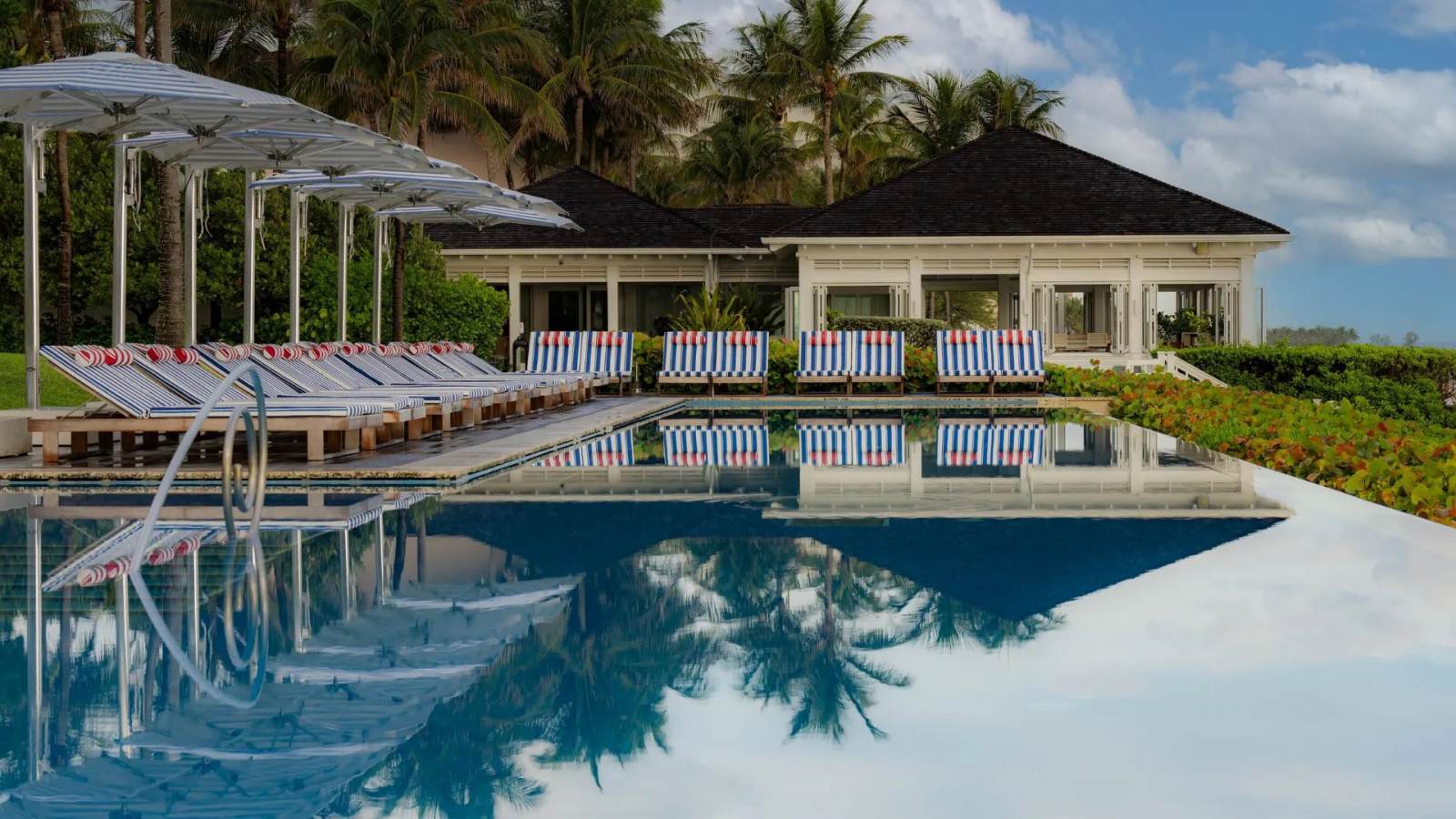 khu nghỉ dưỡng sang trọng, thương hiệu cao cấp, luxury resorts and brands, Four Seasons Bahamas Resort x Jacquemus, Le Bristol Paris x Sporty & Rich, Four Seasons Resort The Nam Hải x Dior, Waldorf Astoria x Aston Martin