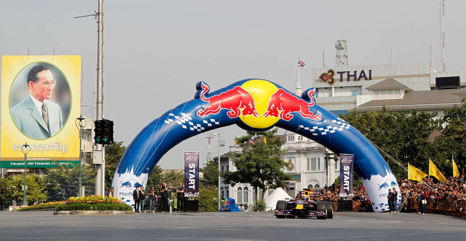 Tay đua F1, Thailand, Bangkok, Khám phá thế giới