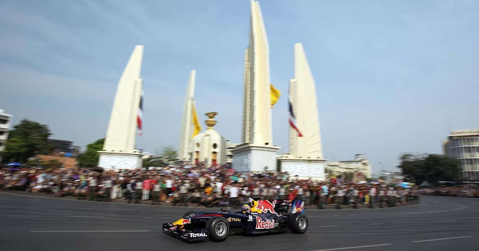 Tay đua F1, Thailand, Bangkok, Khám phá thế giới