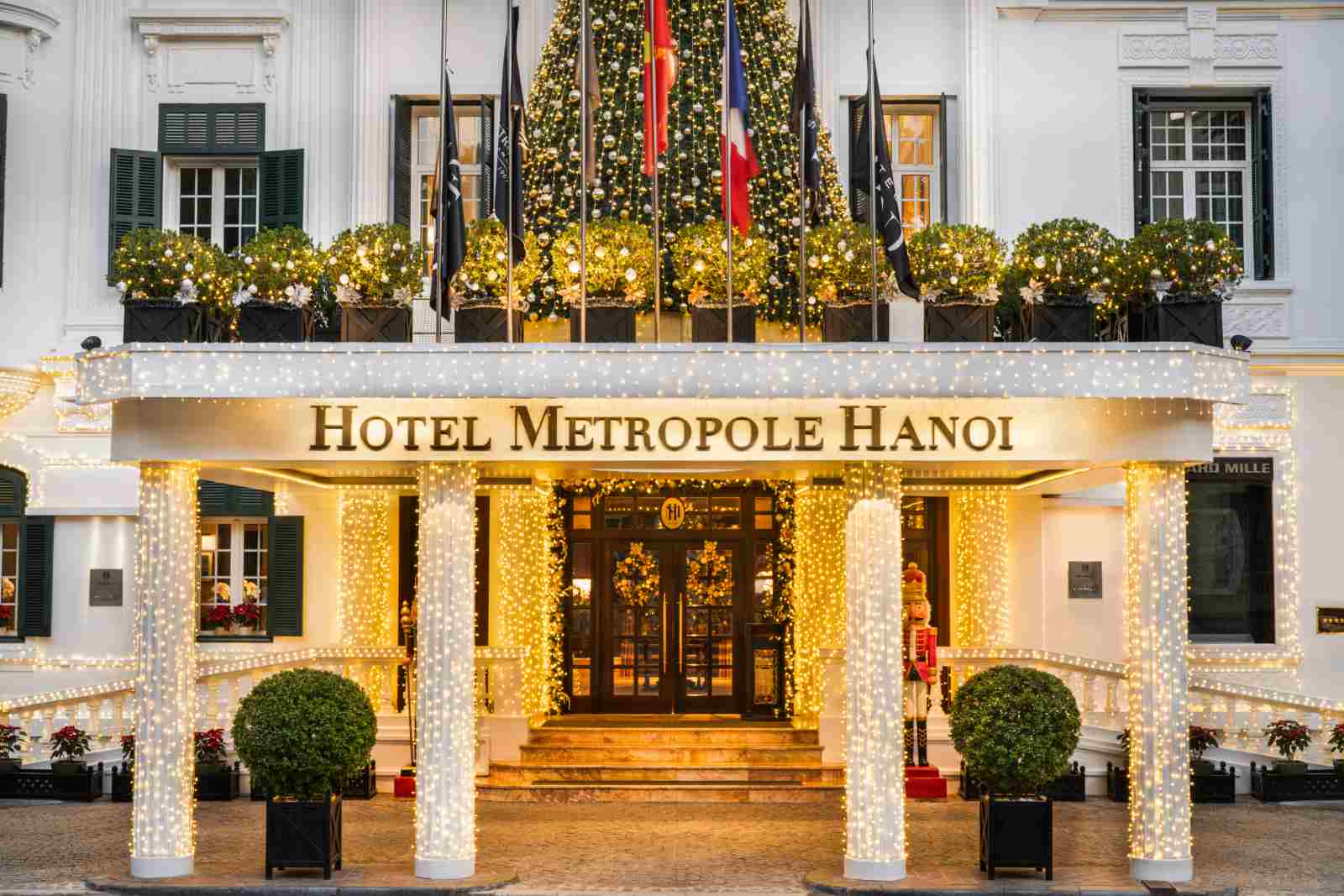 Sofitel Legend Metropole Hà Nội, lễ thắp sáng cây thông Noel, tiệc giáng sinh, tiệc cuối năm, tiệc đếm ngược, festive season