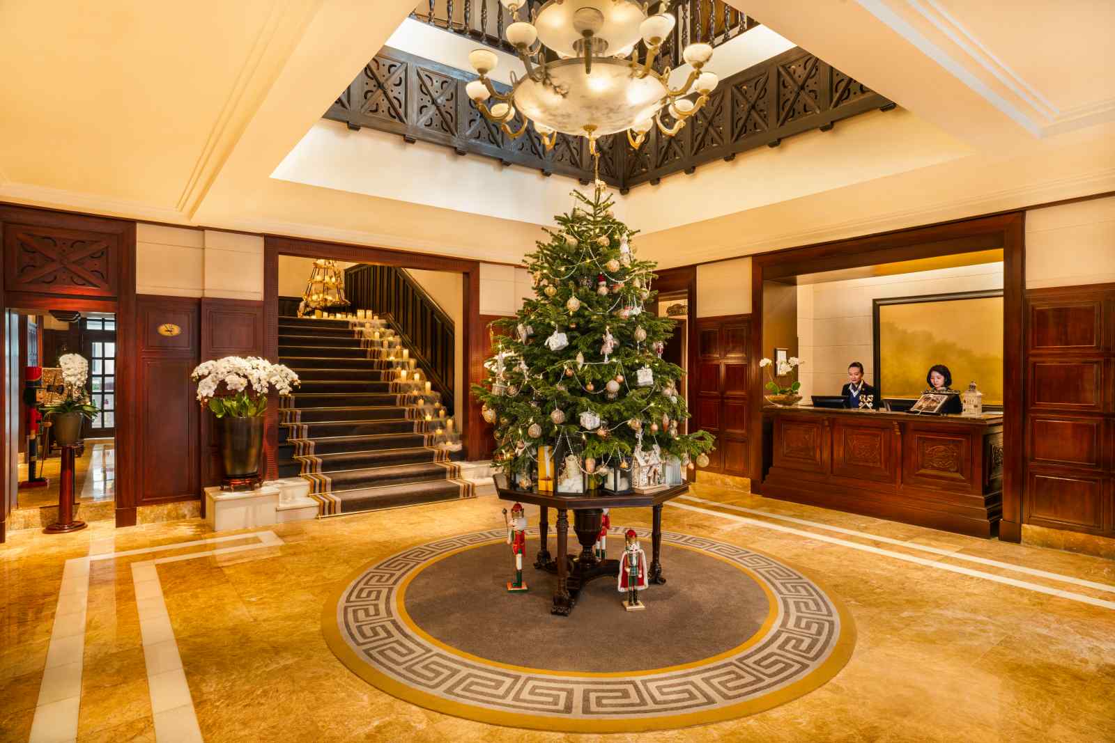 Sofitel Legend Metropole Hà Nội, lễ thắp sáng cây thông Noel, tiệc giáng sinh, tiệc cuối năm, tiệc đếm ngược, festive season