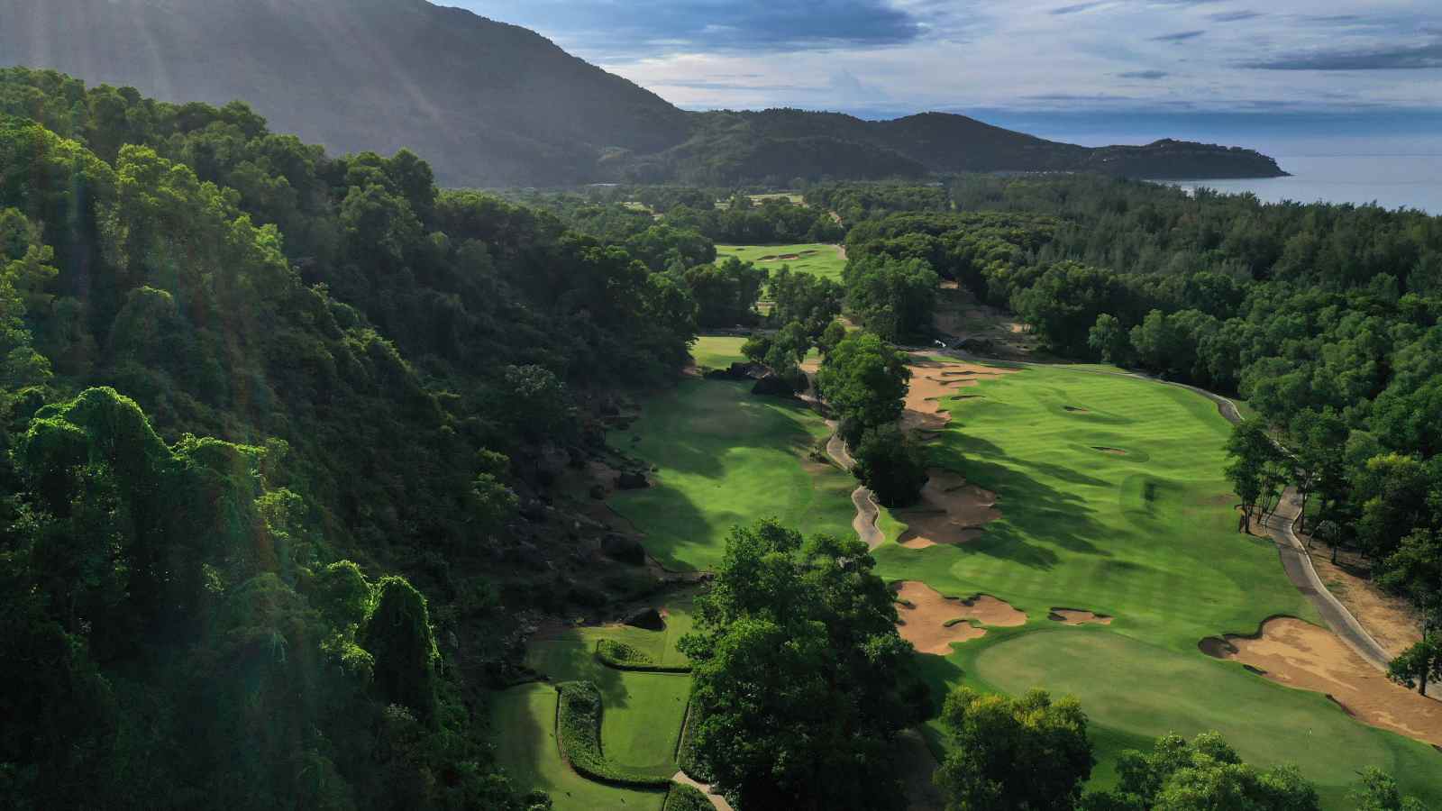 Laguna Golf Lăng Cô, khu nghỉ dưỡng golf, sân golf miền Trung, golf resort Vietnam, sân golf Nick Faldo thiết kế