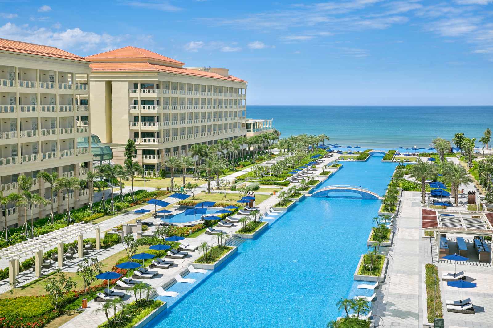 Sheraton Grand Danang Resort, Legend Danang Golf Resort, golf resort, golf course in Vietnam