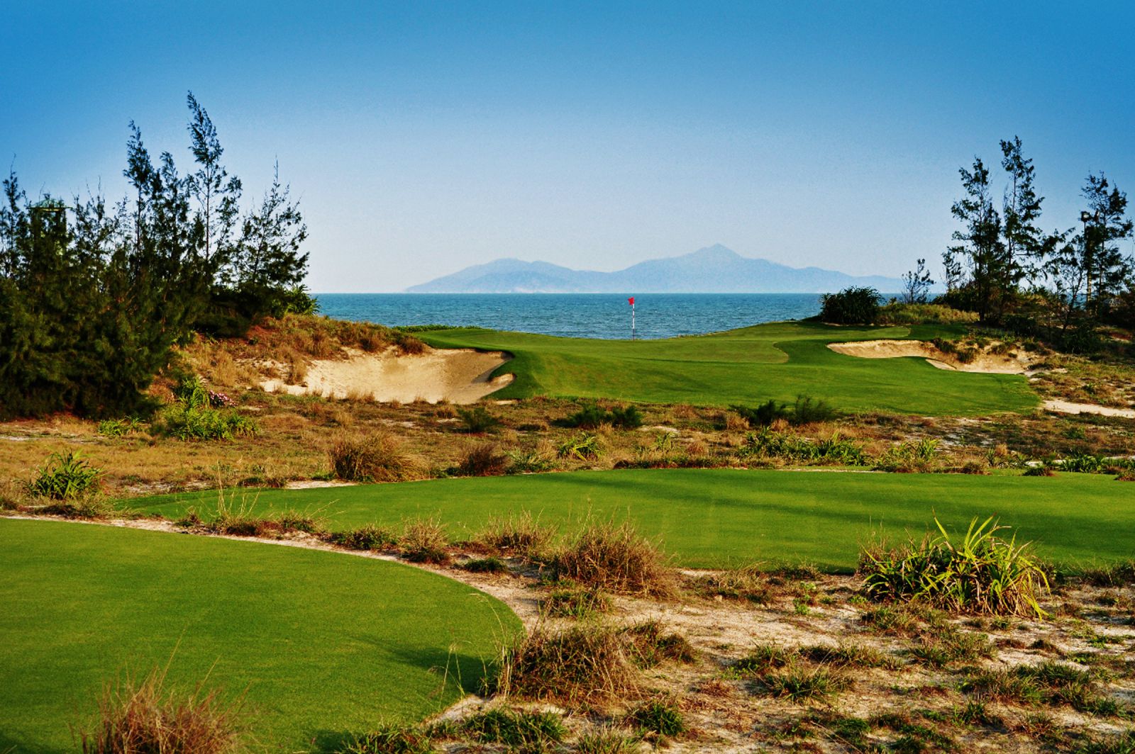 Sheraton Grand Danang Resort, Legend Danang Golf Resort, golf resort, golf course in Vietnam