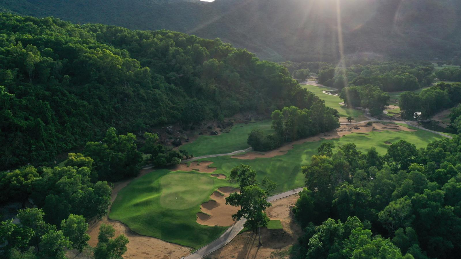 Hội nghị Du lịch Golf châu Á 2025, golf miền trung, AGTC 2025, Montgomerie Links, Bà Nà Hills Golf Club, Laguna Golf Lăng Cô
