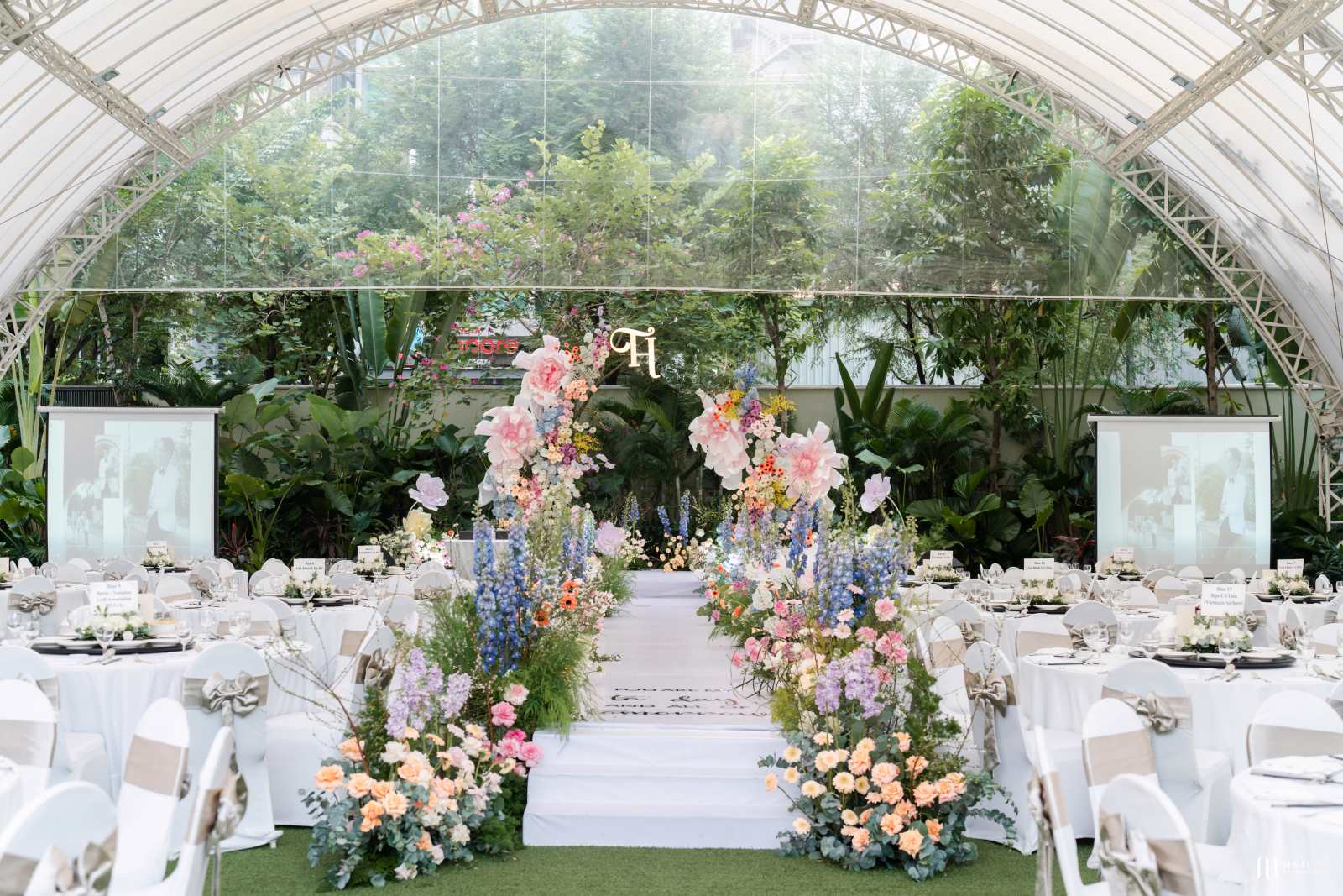 LOTTE Sài Gòn, tổ chức tiệc cưới, tiệc cưới ngoài trời, outdoor wedding, lễ cưới trung tâm TPHCM, địa điểm tổ chức tiệc cưới