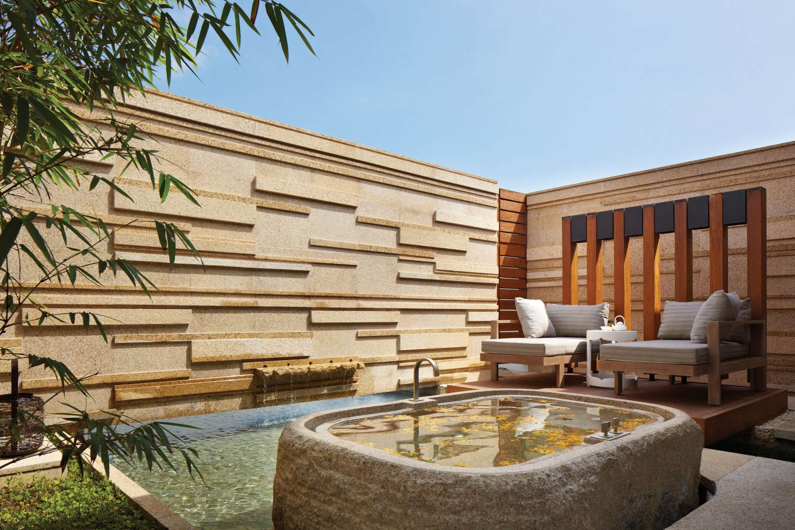 vietnam beach resort, du lịch đà nẵng, Danang vietnam, family resort, summer 2025