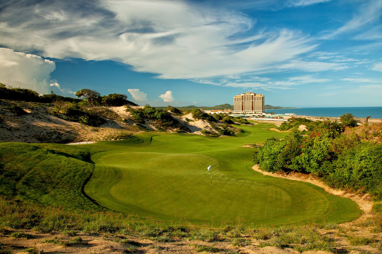 The Bluffs Hồ Tràm Strip, Golf, hole-in-one 