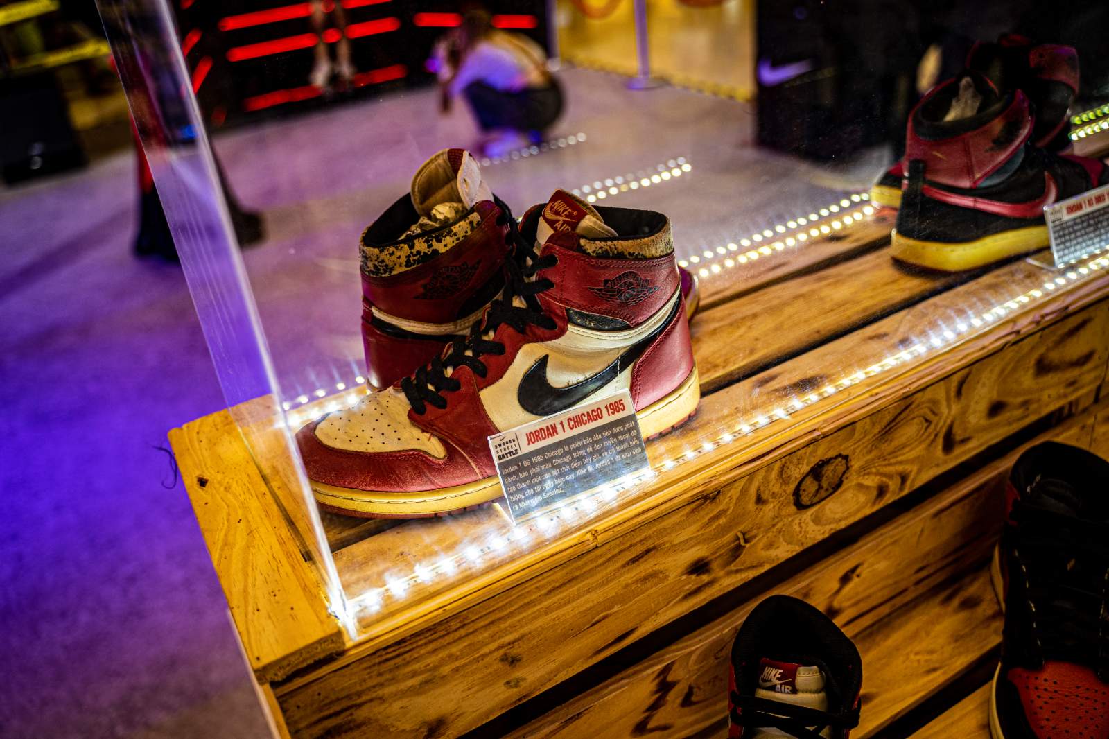 NIKE, Nghệ thuật đường phố, Event, Văn hóa nghệ thuật, Jordan 1, Jordan 1 High OG, Jordan 1 Bred, wowweekend, tạp chí, Swoosh Street Battle, Wowwy, Yuno Bigboi, Yuno Big Boy, Lăng LD, Lăng Lựu Đạn, Phillp Nguyễn, Louis Nguyễn, V VSix, Rapviet, Rap Việt