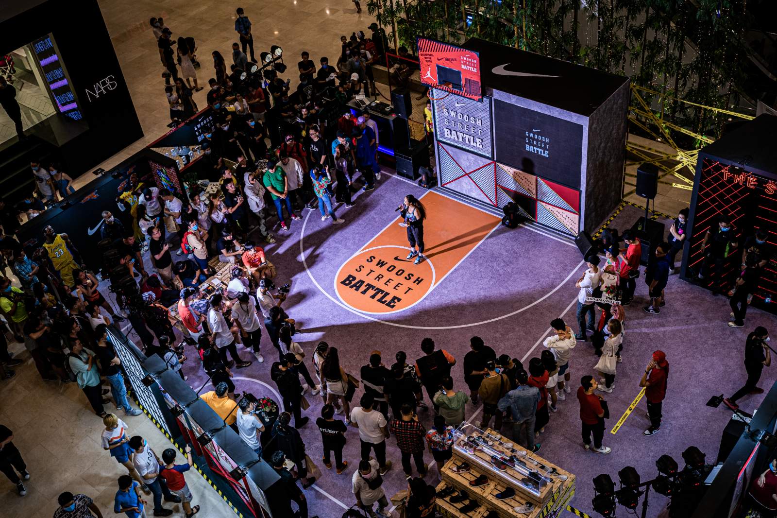 NIKE, Nghệ thuật đường phố, Event, Văn hóa nghệ thuật, Jordan 1, Jordan 1 High OG, Jordan 1 Bred, wowweekend, tạp chí, Swoosh Street Battle, Wowwy, Yuno Bigboi, Yuno Big Boy, Lăng LD, Lăng Lựu Đạn, Phillp Nguyễn, Louis Nguyễn, V VSix, Rapviet, Rap Việt