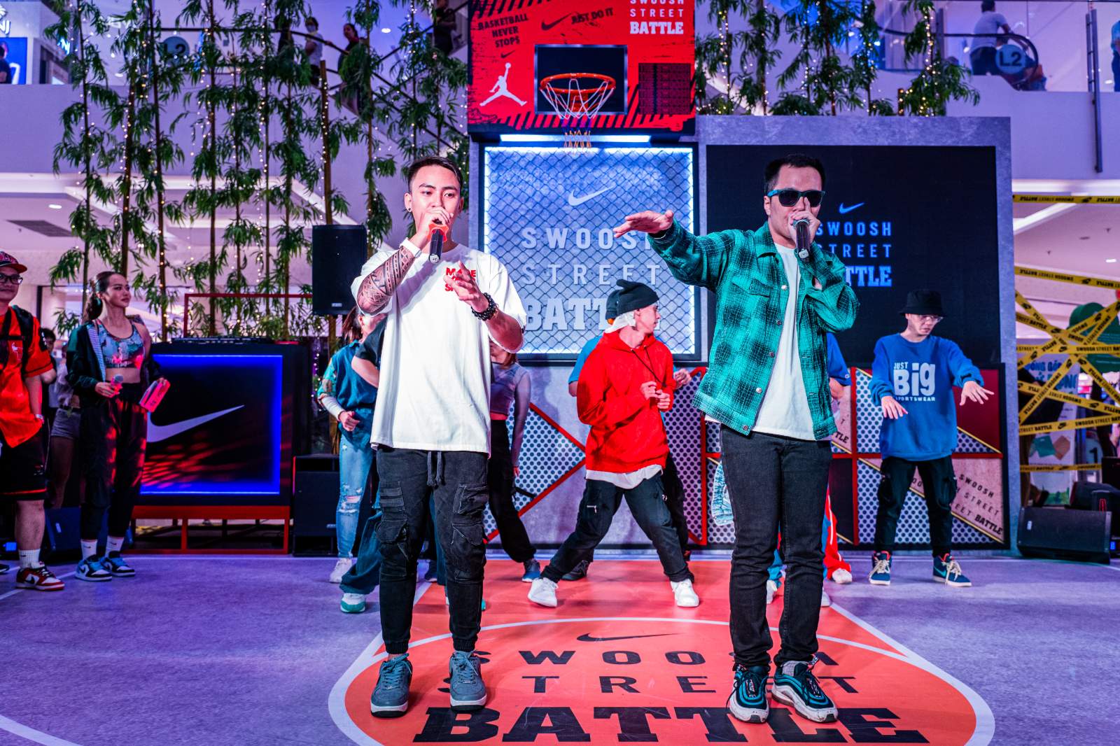 NIKE, Nghệ thuật đường phố, Event, Văn hóa nghệ thuật, Jordan 1, Jordan 1 High OG, Jordan 1 Bred, wowweekend, tạp chí, Swoosh Street Battle, Wowwy, Yuno Bigboi, Yuno Big Boy, Lăng LD, Lăng Lựu Đạn, Phillp Nguyễn, Louis Nguyễn, V VSix, Rapviet, Rap Việt