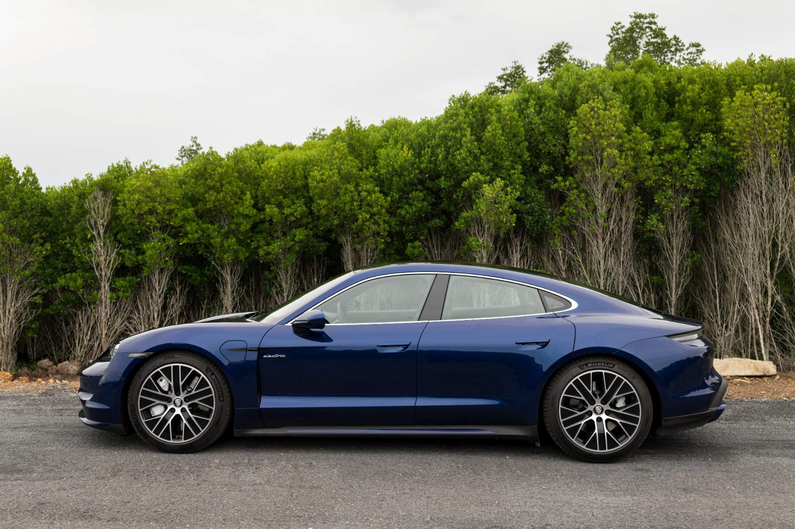 Xe hơi,Porsche, Porsche Việt Nam, Xe hơi thuần điện, Sedan, Xe điện, Porsche Taycan