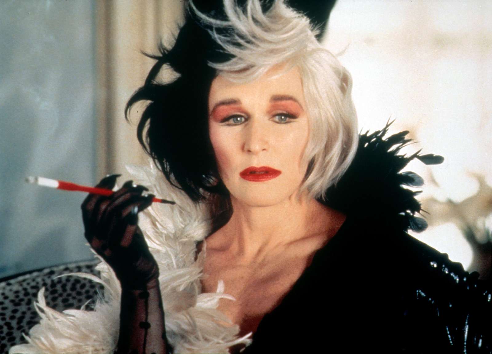 Cruella, nghiện phim, review phim