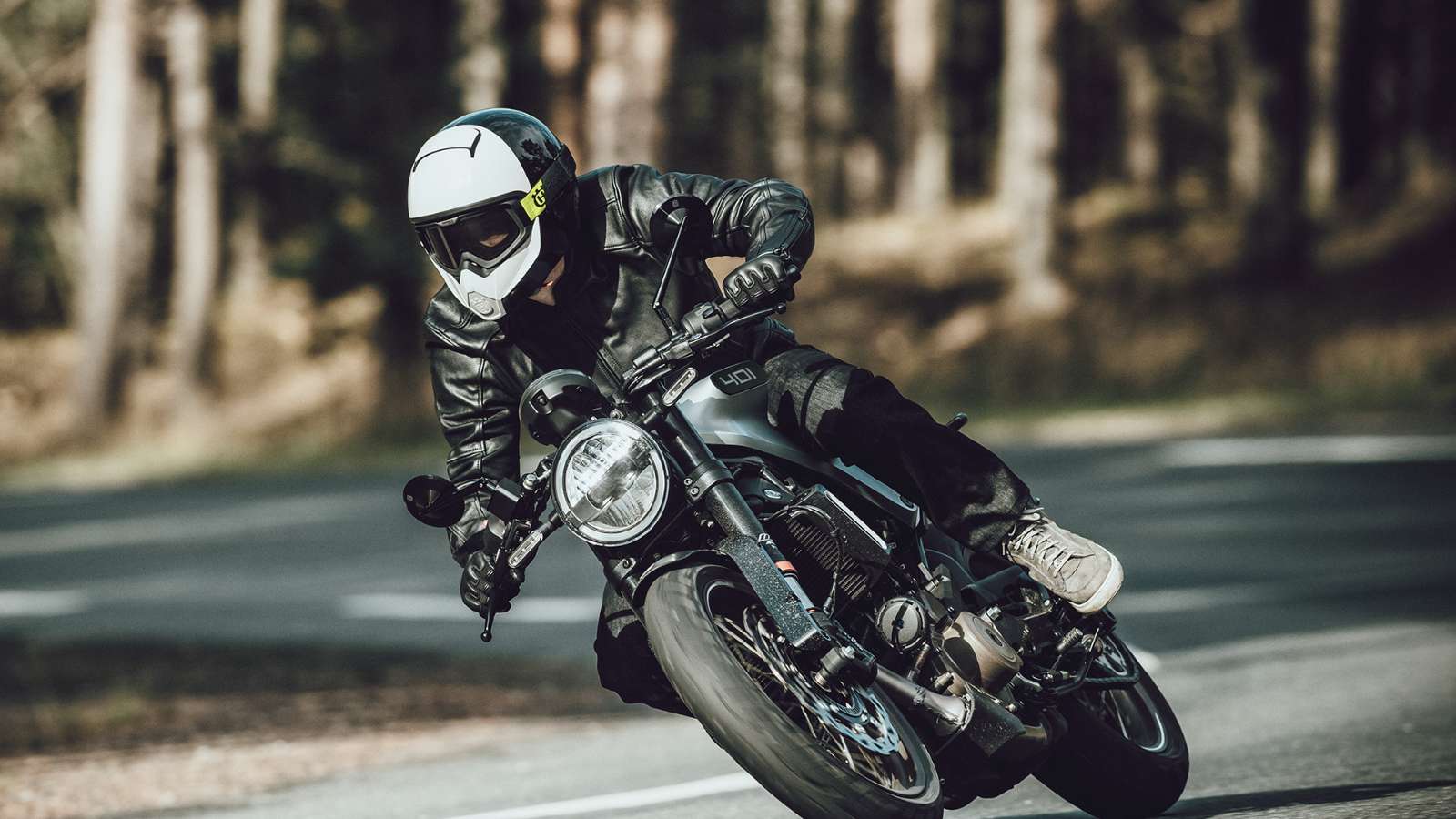 Husqvarna Motorcycles, Husqvarna Svartpilen 200, Svartpilen 401 2021, Vitpilen 401 2021, Al Naboodah Việt Nam