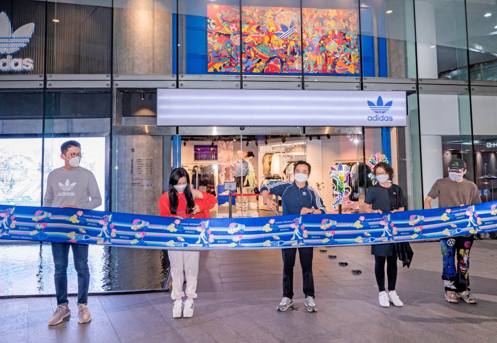adidas, nghệ sĩ sáng tạo, văn hoá việt nam, cửa hàng adidas