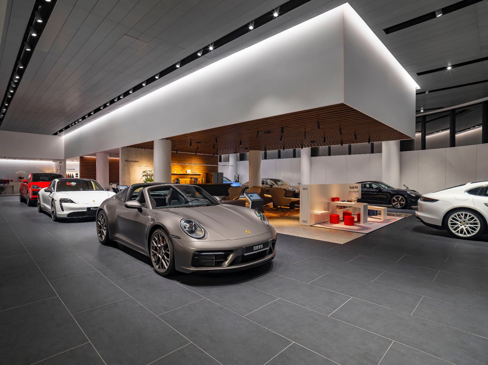 porsche, trung tâm porsche mới, trung tâm porsche sài gòn mới