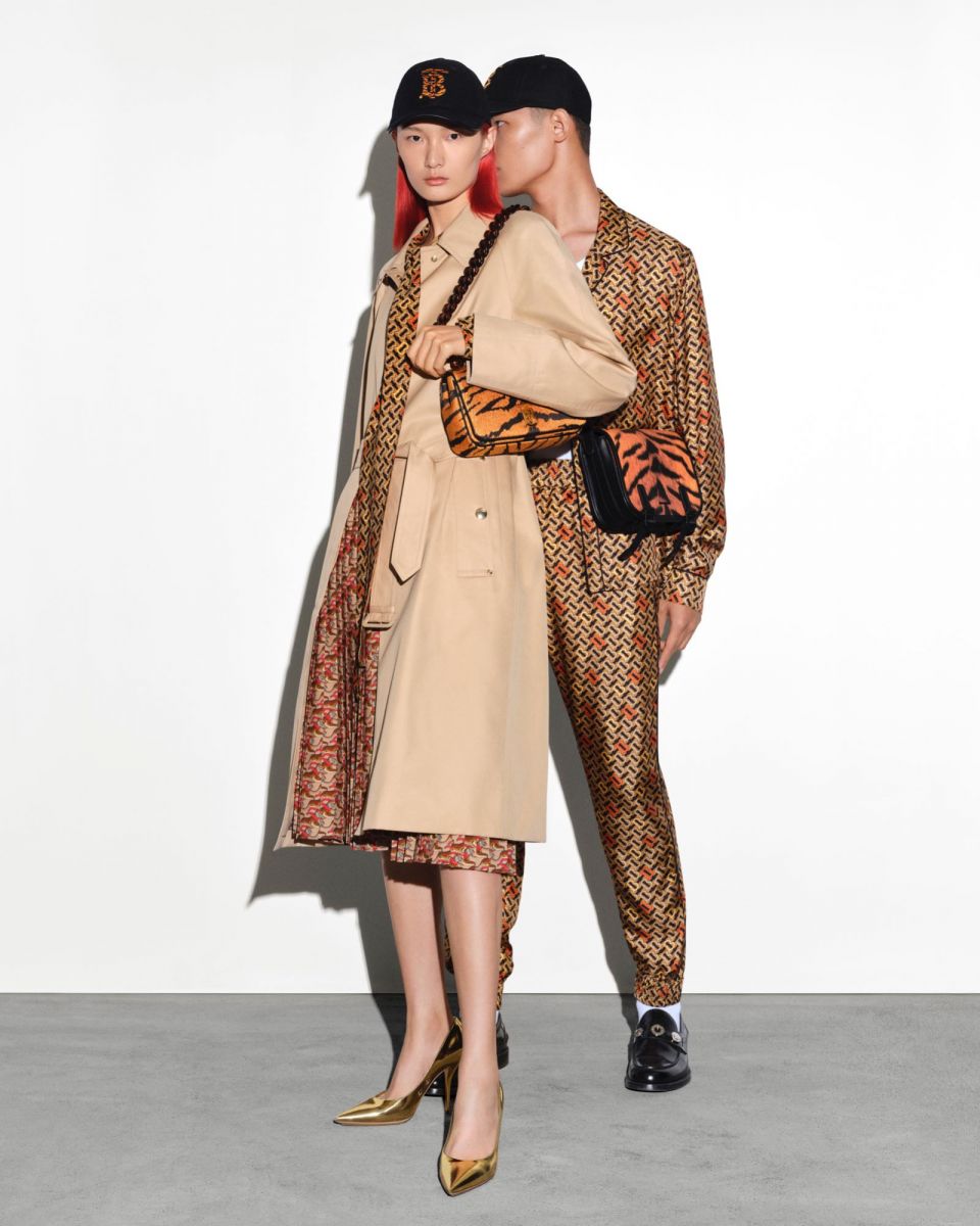 burberry, bộ sưu tập tết nguyên đán, tết nguyên đán 2022, tết nhâm dần, bộ sưu tập burberry