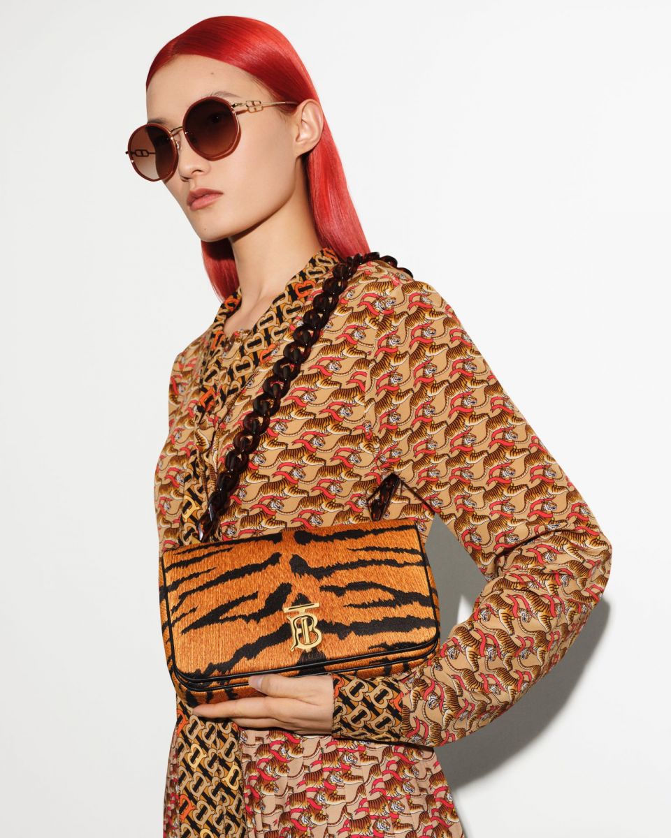 burberry, bộ sưu tập tết nguyên đán, tết nguyên đán 2022, tết nhâm dần, bộ sưu tập burberry