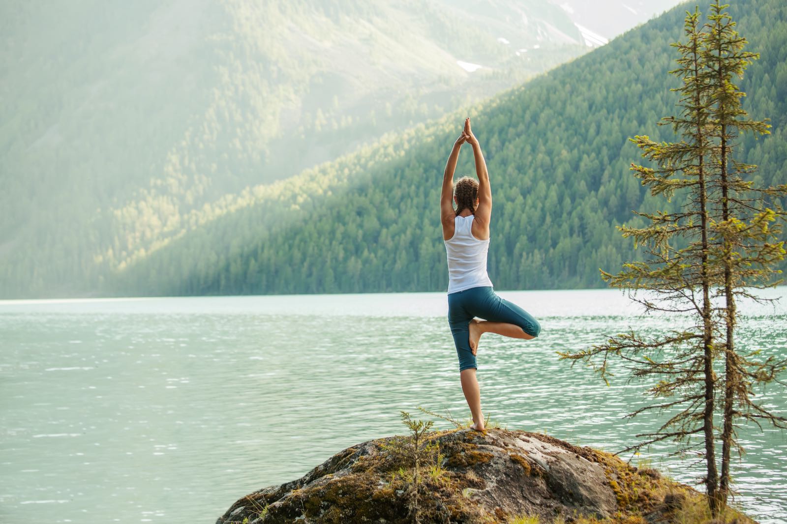 yoga, thiền chánh niệm, sức khoẻ tinh thần, an nhiên, tích cực, khởi động năm mới