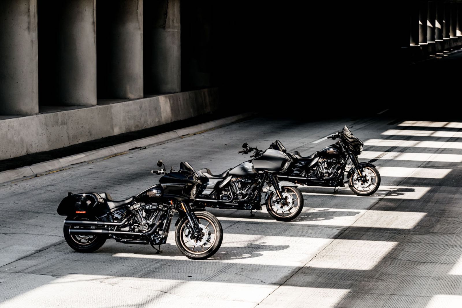 Harley-Davidson hé lộ 7 mẫu xe mới 2022: Động cơ mạnh mẽ hơn, nhiều màu sắc  độc đáo