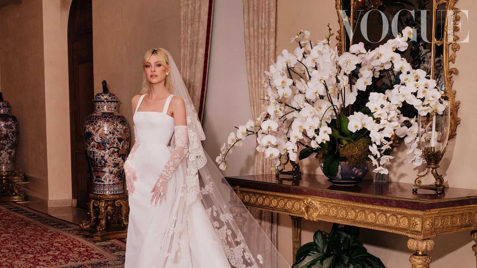 Nicola Peltz, Brooklyn Beckham, Beckham, wedding dress, váy cưới Nicola Peltz, Valentino custom wedding dress