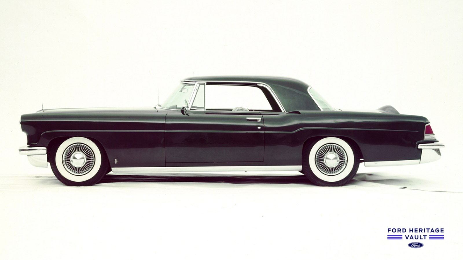 Ford-Heritage-vault-brochure-100-nam-lich-su