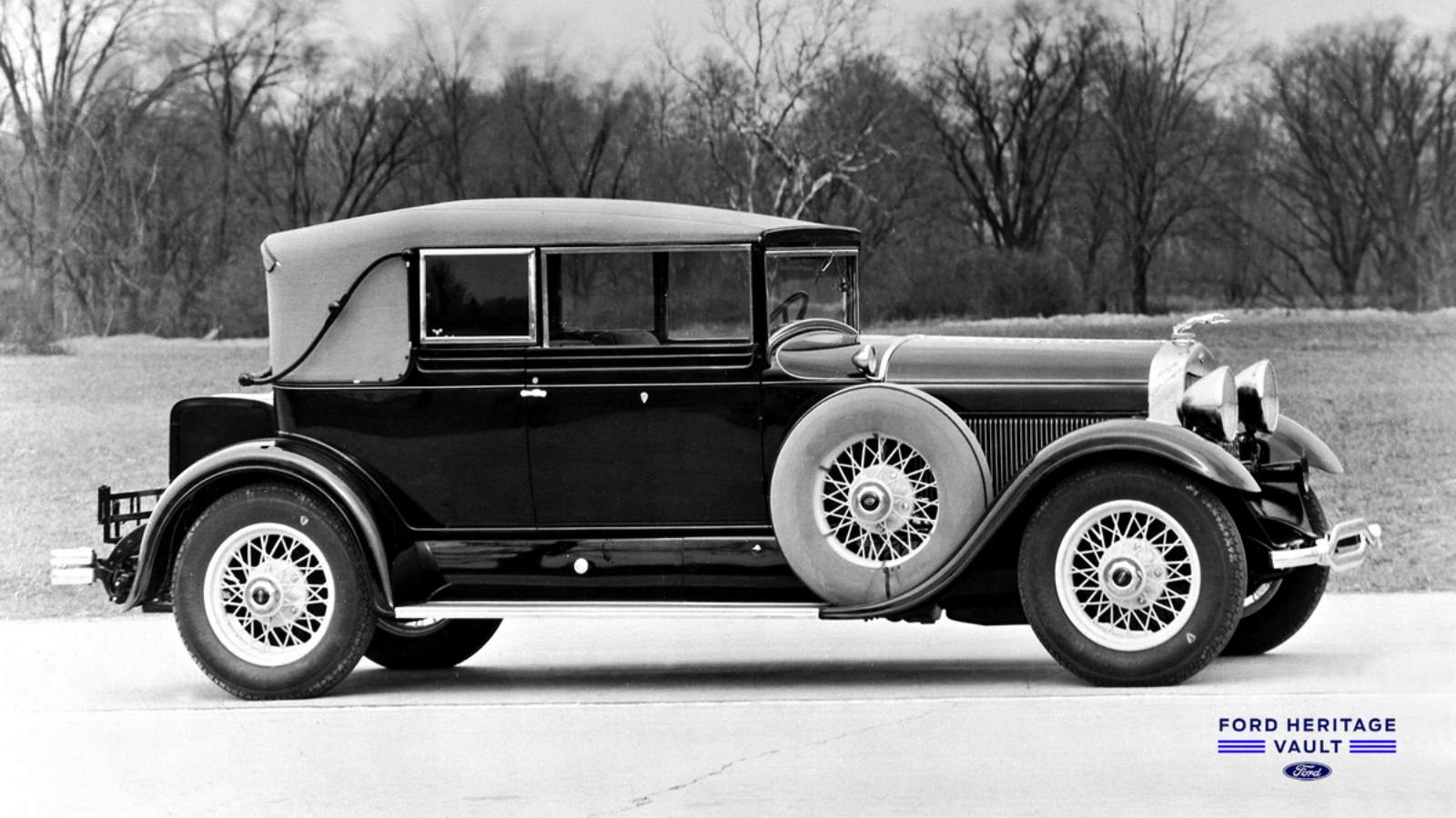 Ford-Heritage-vault-brochure-100-nam-lich-su